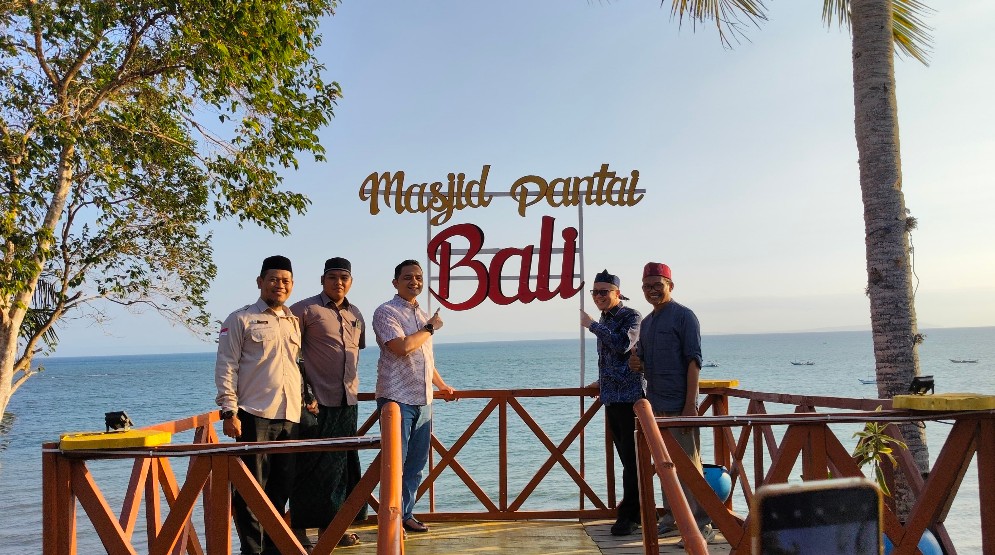 Dek Sunset & Wisata Religi